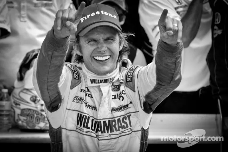 Wheldon Wins the Indy 500